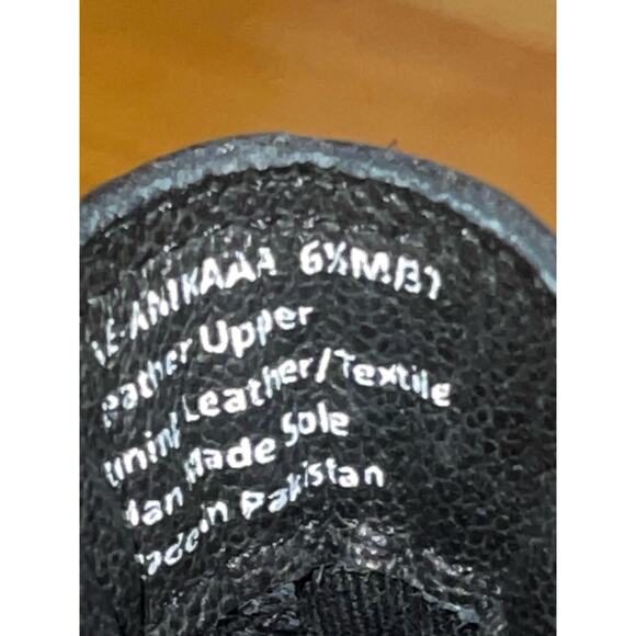 Vince Camuto Chunky Block Heel Gum Sole Combat Chelsea Ankle Boots size 6.5 NWOB - Picture 7 of 7